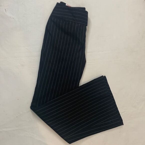 Express Size 2 Publicist Low Rise Flare Contoured Through Hip Black White Pants - Picture 1 of 8